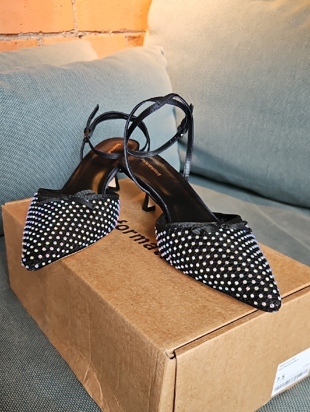 Reformation Wade Kitten Heel - Picture 4 of 9
